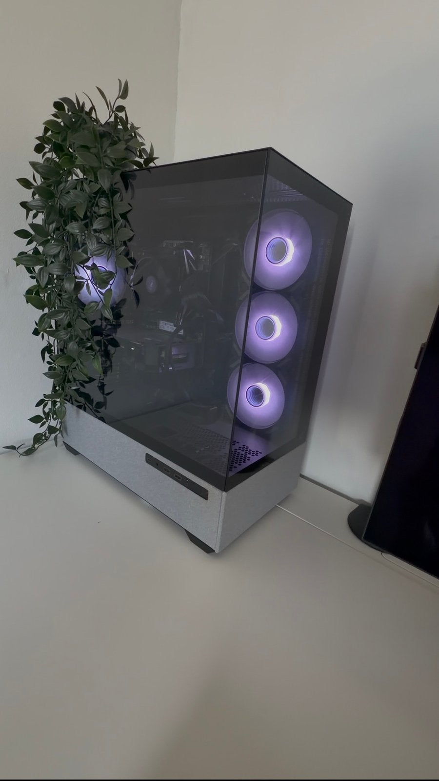 krachtige Gaming pc - cpu ryzen 7 5800x - gpu 9060xt 16gb
