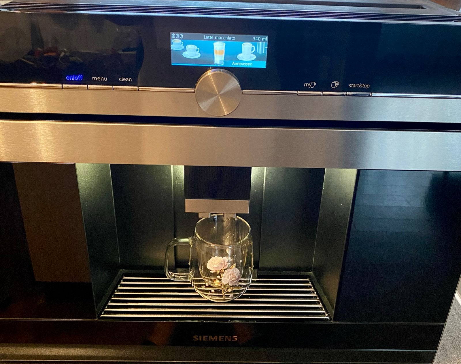 Siemens inbouw koffiemachine - Volautomatisch, Ophalen, Afneembaar waterreservoir, Gebruikt, 10 kopjes of meer