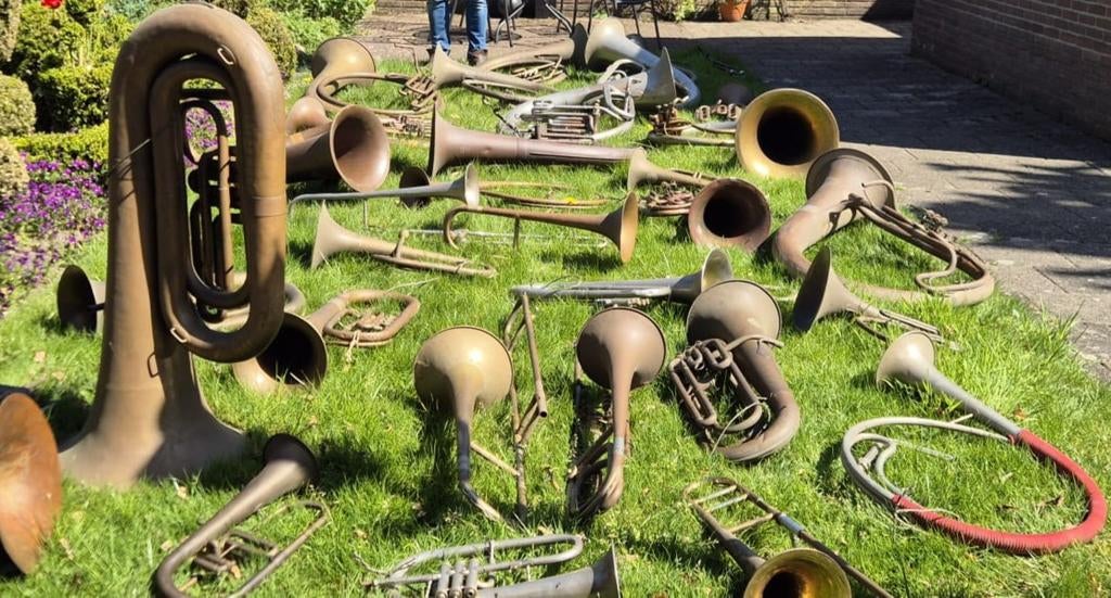 Verzameling Oude Koperen Blaasinstrumenten - Uniek!, Eén persoon