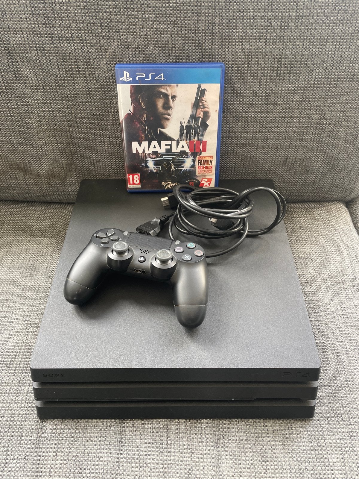 PS4 Pro met firmware 10.50 - Inclusief kabels, Ophalen of Verzenden, Zo goed als nieuw, 1 TB, Met 1 controller