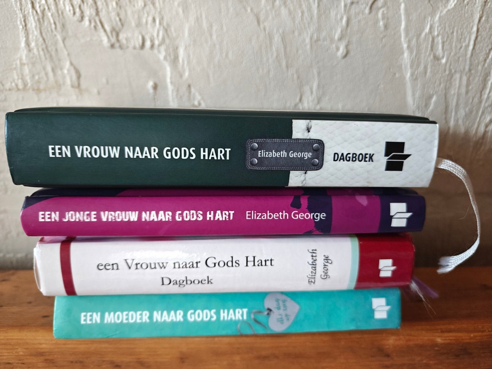 4 Dagboeken voor vrouwen van Elisabeth George., Boeken, Godsdienst en Theologie, Ophalen of Verzenden