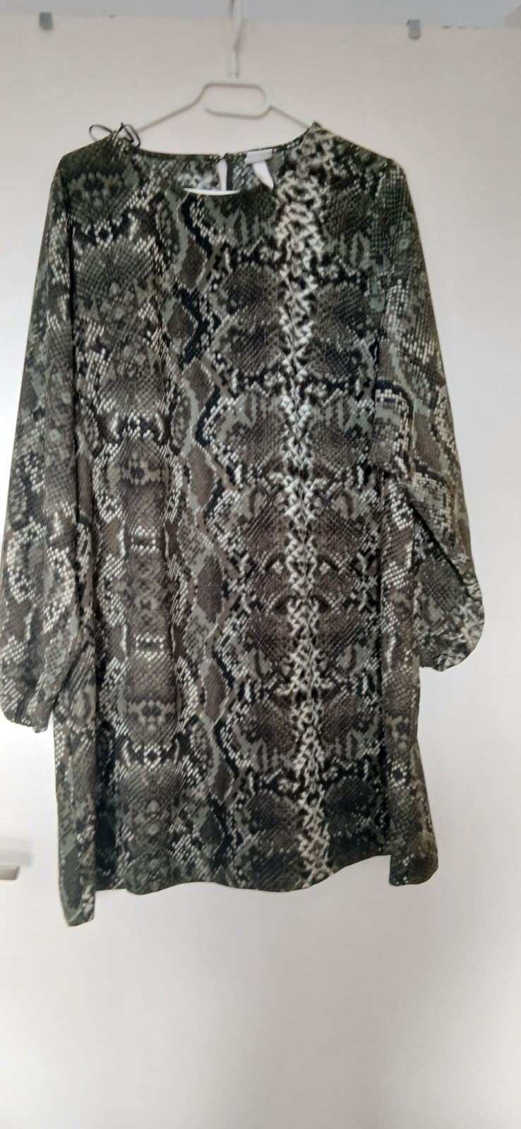 Stijlvolle blouse met slangenprint, Ophalen, Maat 42/44 (L), Lange mouw, Groen