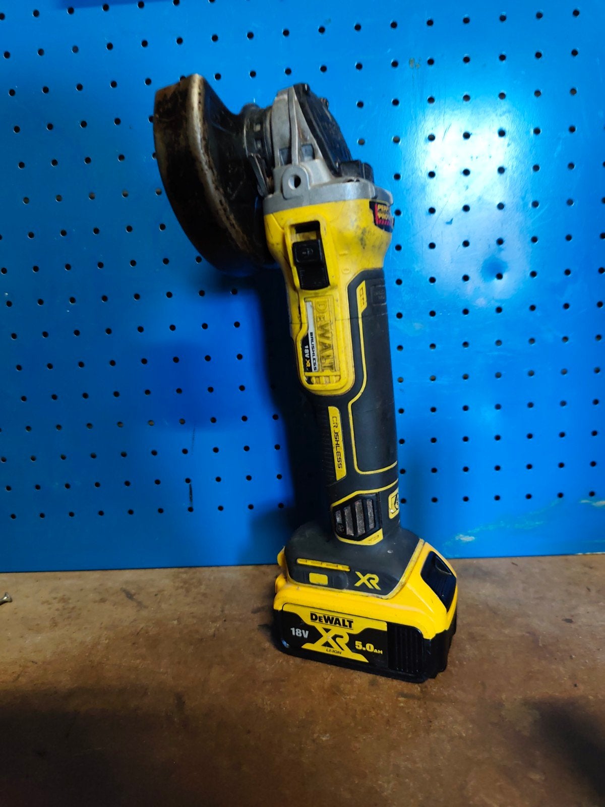 DeWalt 18v XR accu haakse slijper inclusief accu, Ophalen of Verzenden, Gebruikt, Haakse handslijpmachine