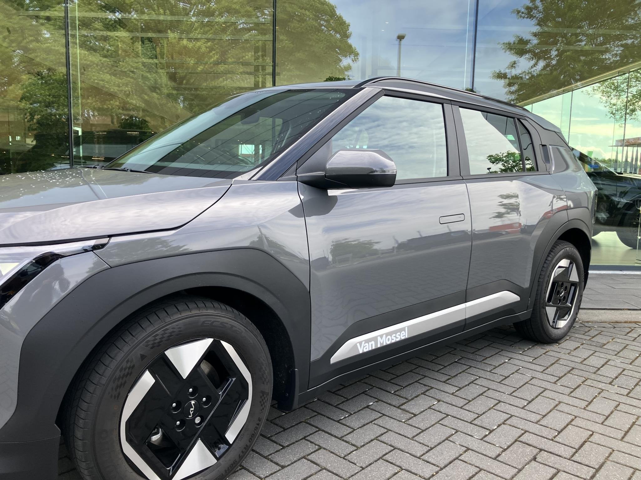 Kia EV3 Air 81.4 kWh | DEMO | ZWARTE LOGO'S |, Auto's, Kia, Stof, 510 min, Origineel Nederlands, 204 pk