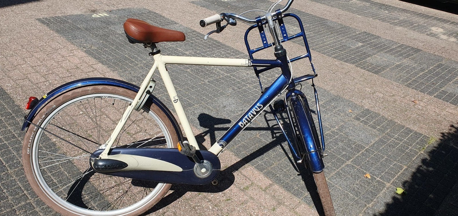 Batavus fiets met voordrager en versnellingen, Ophalen, Versnellingen, Batavus, Trommelrem