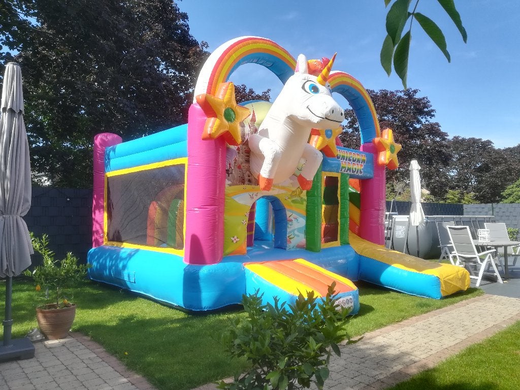 Springkussen multiplay Unicorn te huur, huren, Hobby en Vrije tijd, Feestartikelen | Verhuur, Ophalen of Verzenden, Zo goed als nieuw