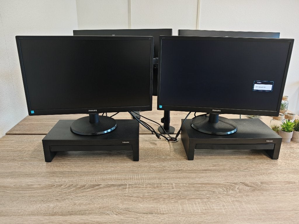 Twee Philips 24 inch full HD Led-monitoren, Computers en Software, Ophalen, Philips, Gebruikt, HDMI