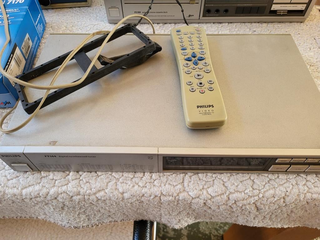 Philips FT144 tuner met afstandsbediening, Ophalen of Verzenden