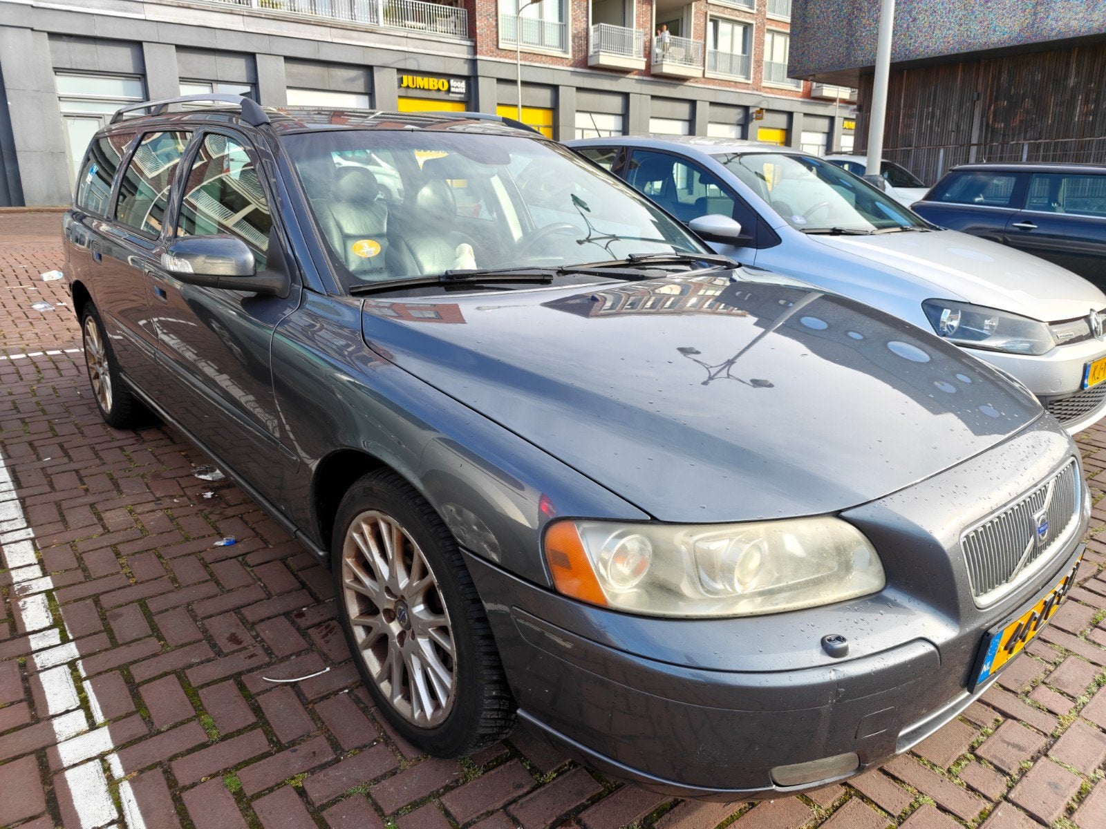 Volvo V70 2.4 D5 136KW Geartronic 2008 Grijs, 1800 kg, Stationwagon, Diesel, Particulier