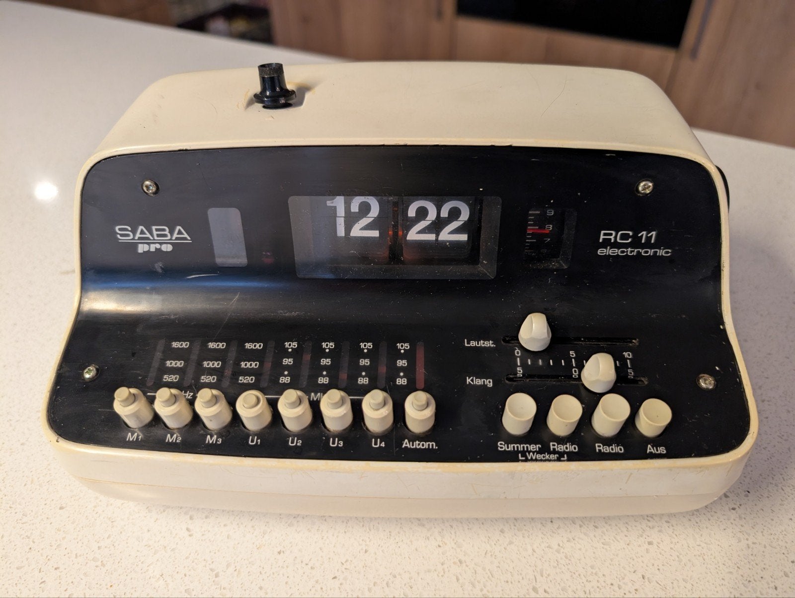 SABA RC 11 electronic – vintage flip klok, Witgoed en Apparatuur, Wekkers, Gebruikt, Ophalen of Verzenden