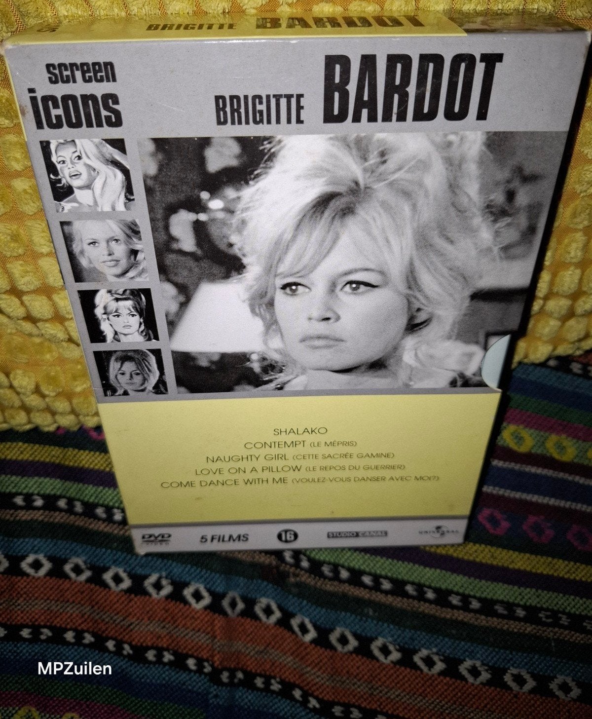 Brigitte Bardot  .. Screen Icons, Ophalen of Verzenden, Zo goed als nieuw, Nederlands