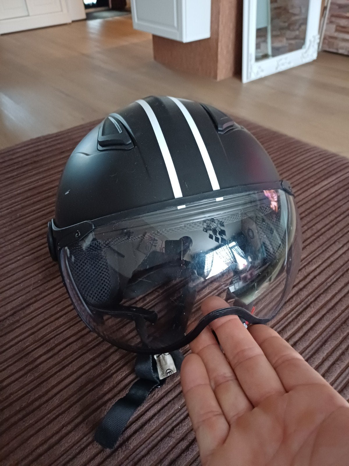 Mooie helm, Fietsen en Brommers, Brommerhelmen, Ophalen of Verzenden, Zo goed als nieuw