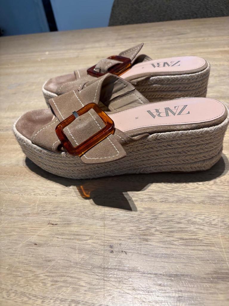Zara Espadrille met Gesp - Maat 38, Overige kleuren, Gedragen, Sandalen of Muiltjes, Ophalen of Verzenden