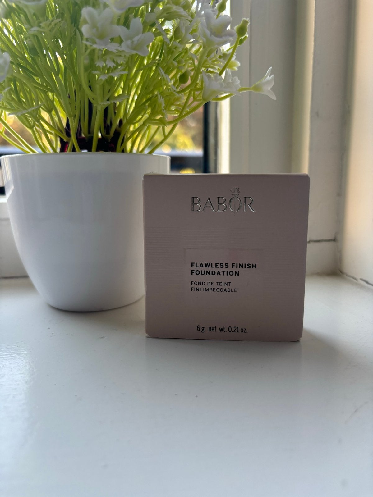 Babor Flawless Finish Foundation 04 Sunny, Bruin, Gehele gezicht, Nieuw, Ophalen of Verzenden