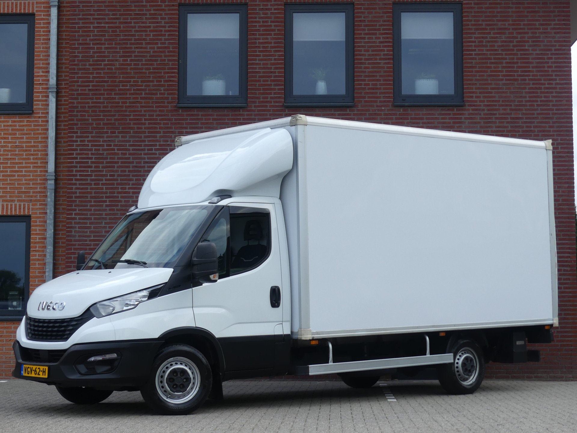 Iveco Daily 35S14V 2.3 410 Meubelbak Laadklep Zijdeur Luchtv, Auto's, Bestelauto's, Gebruikt, Euro 6, Iveco, Electronic Stability Program (ESP)