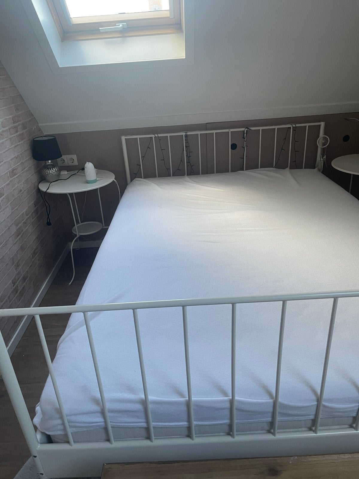 IKEA Svelvik bed 140x200 met matras en lattenbodems, Ophalen, Gebruikt, Wit, Tweepersoons