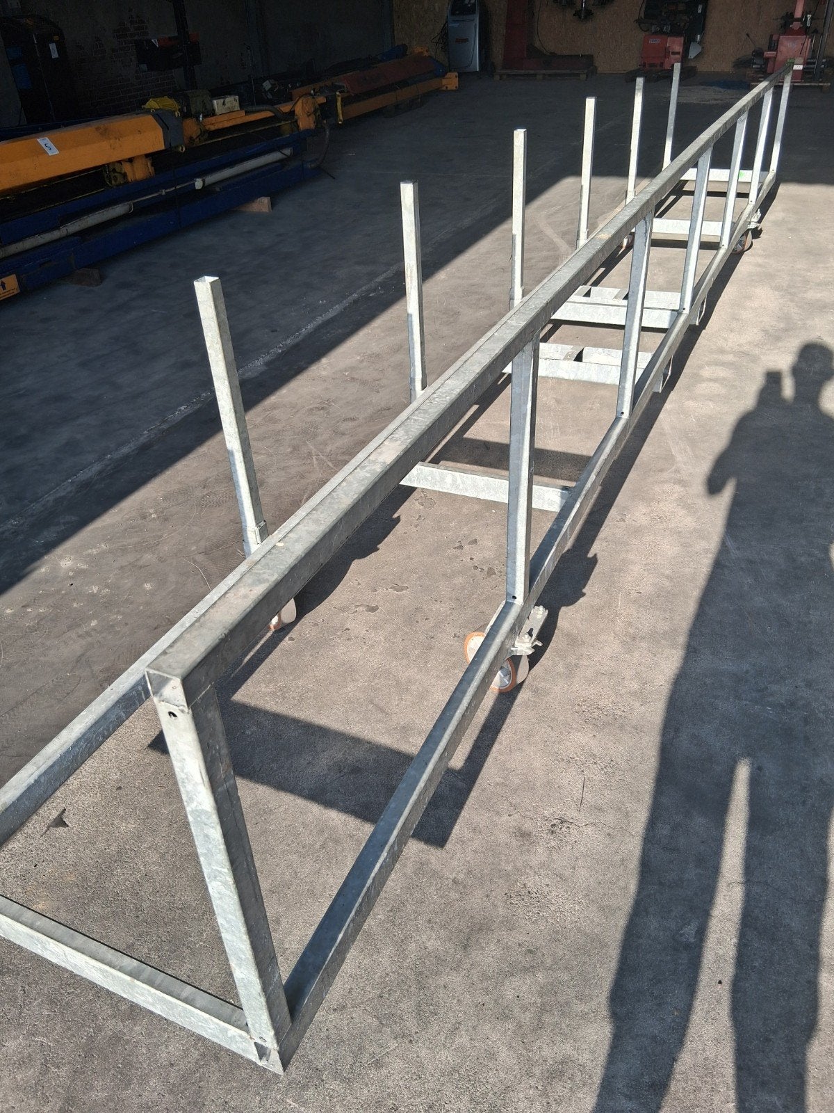 Lang materiaal wagen transport werkplaats, Ophalen