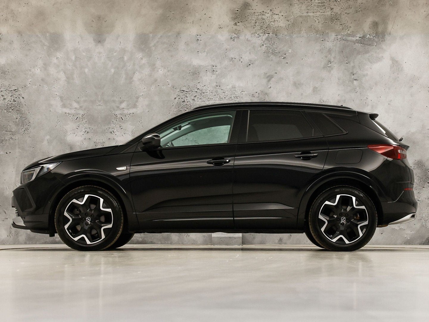 Opel Grandland 1.6 Turbo Plug-In Hybrid Ultimate 224Pk Autom, 12 maanden, 4 cilinders, Leder en Stof, Zwart
