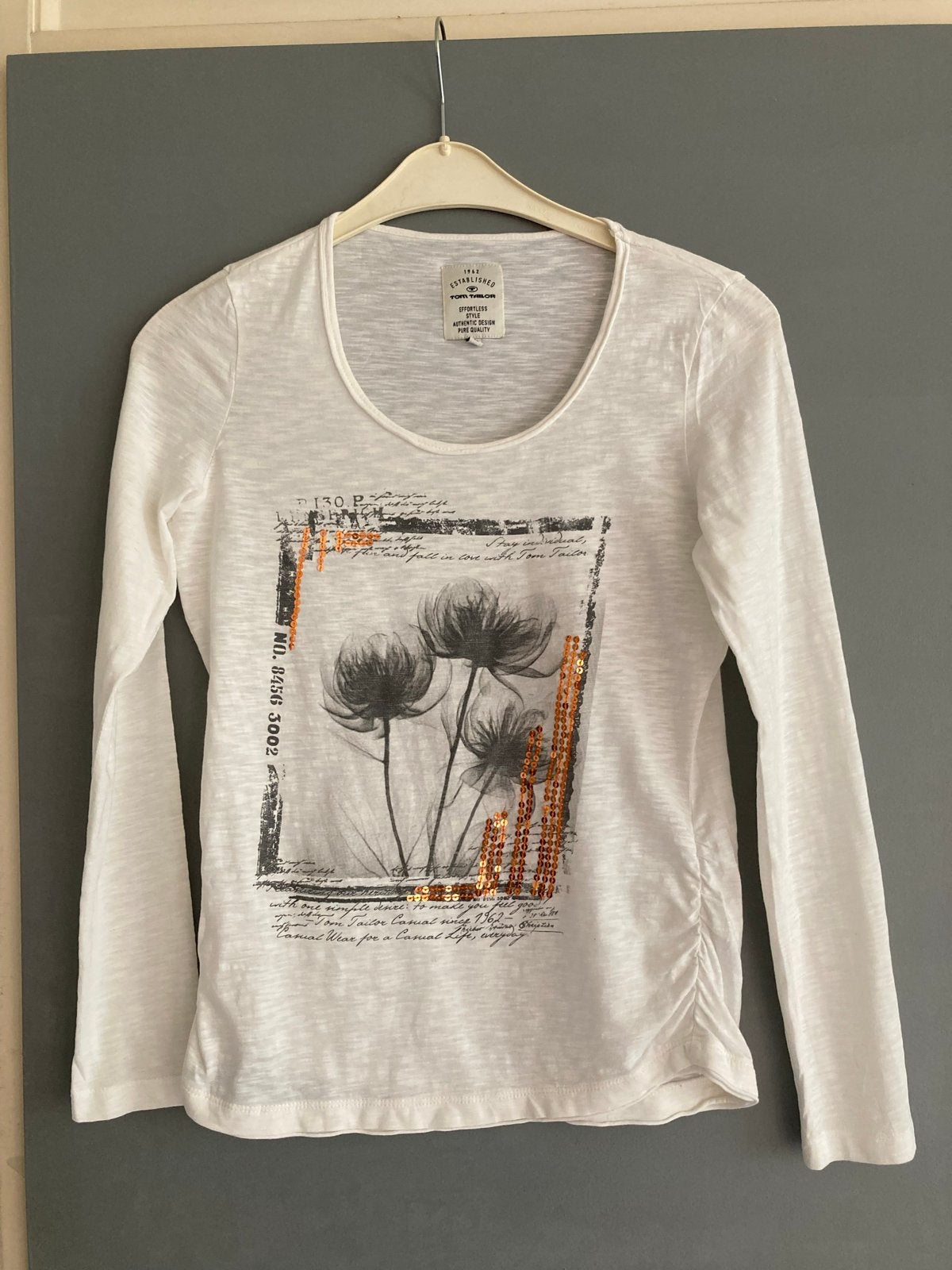 Tom Tailor top maat M met leuke print en lange mouwen, Kleding | Dames, Tops, Maat 38/40 (M), Wit, Ophalen of Verzenden, Zo goed als nieuw