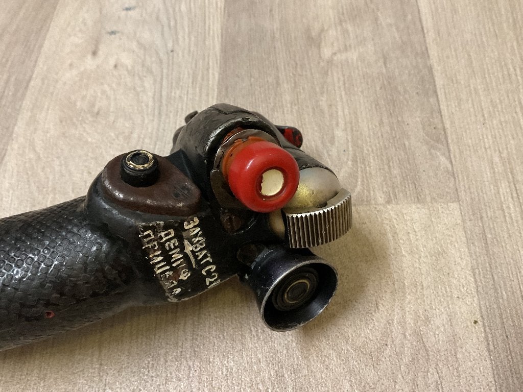 MiG-21 stuurknuppel flight control stick aircraft part, Verzamelen, Militaria | Algemeen, Ophalen of Verzenden, Luchtmacht, Overige gebieden
