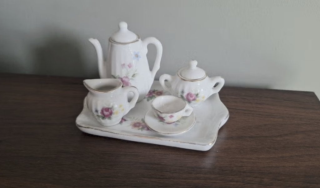 Miniatuur Theeserviesje met Bloemenmotief, Ophalen of Verzenden, Zo goed als nieuw, Gebruiksvoorwerp