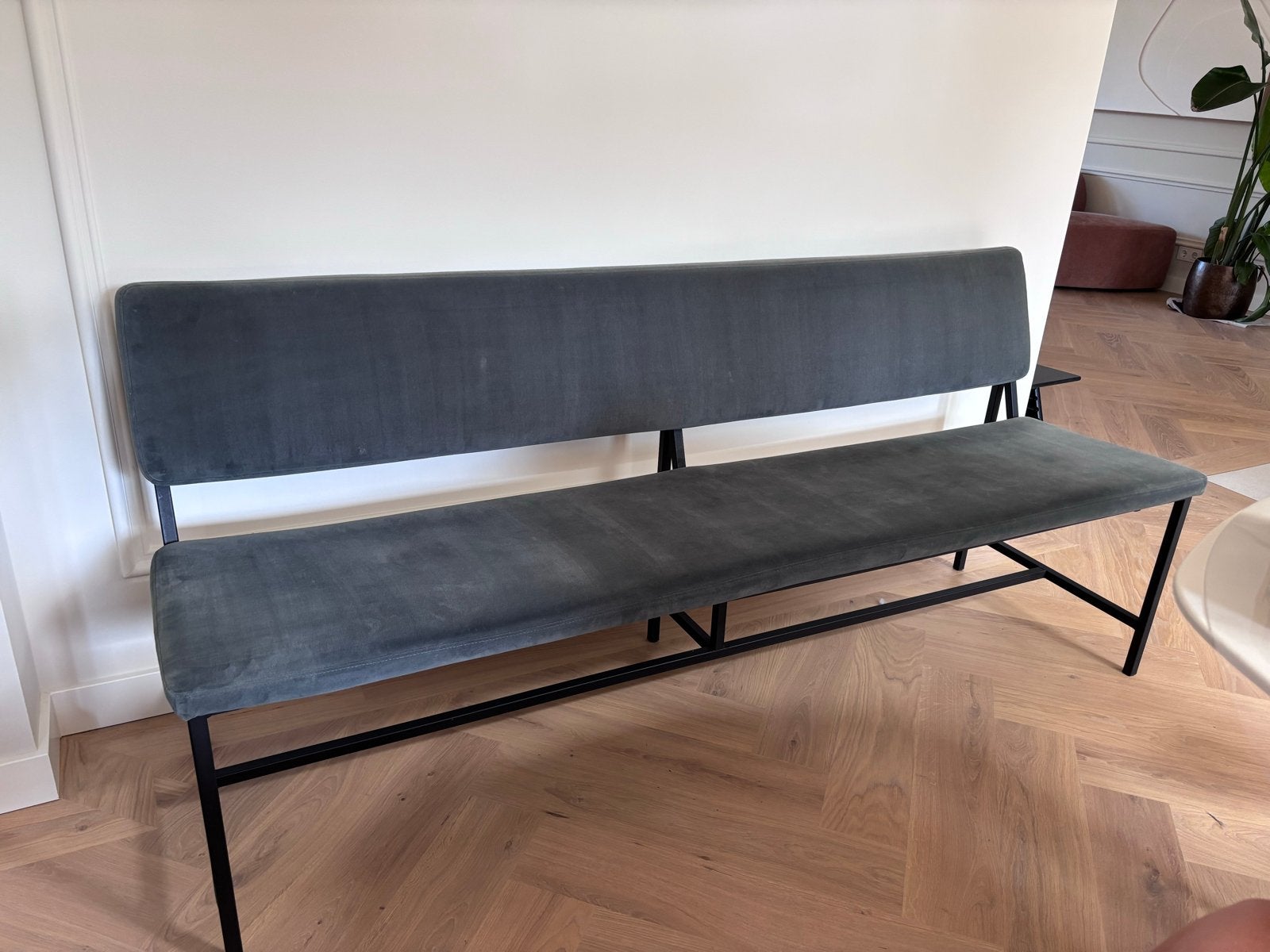 Loods 5 eetbank, groen-grijs velours, zwart metalen frame, Ophalen, Gebruikt, Metaal, Eén