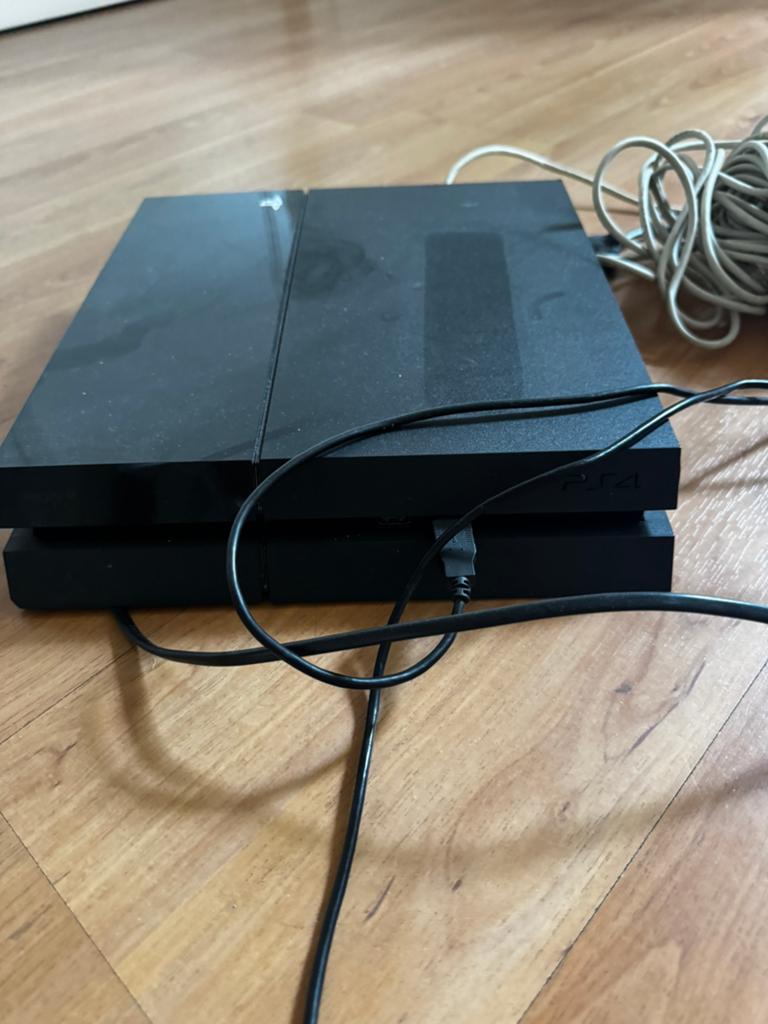 PlayStation 4 met game scherm 85 cm diameter, Ophalen, Zo goed als nieuw, Met 1 controller, Original
