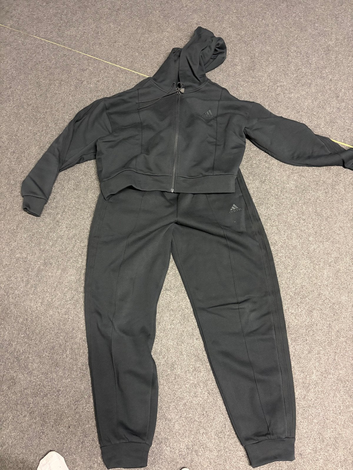 Adidas trainingspak zwart - maat 42/44, Zwart, Maat 42/44 (L), Ophalen of Verzenden, Fitness of Aerobics