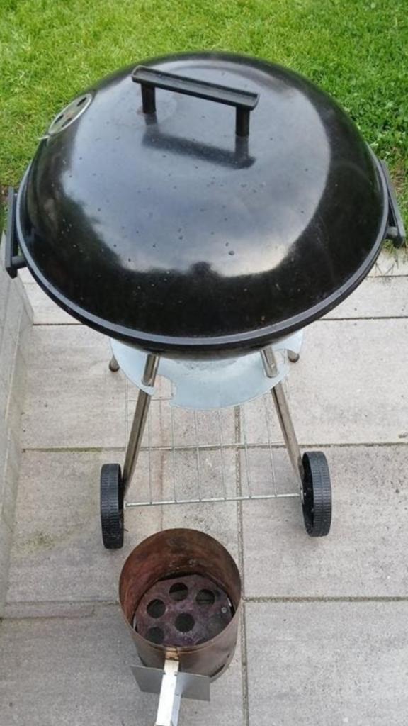 Bbq met briketten starter, Ophalen of Verzenden, Zo goed als nieuw, Hands On, Met accessoires