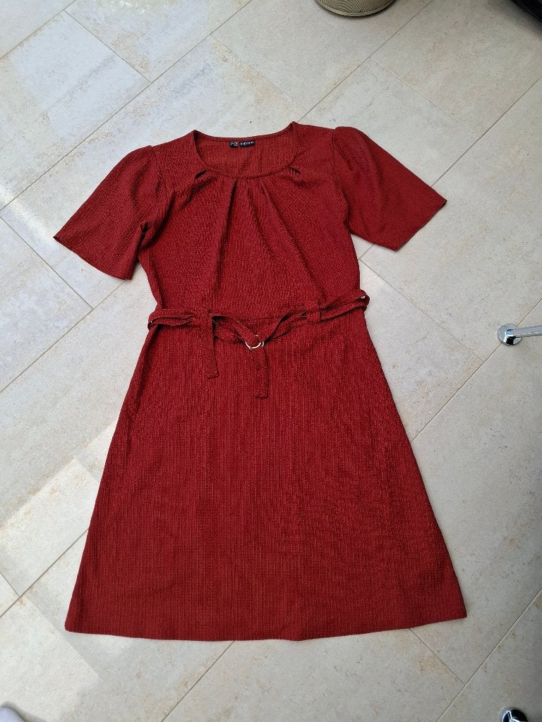 dames jurken, Kleding | Dames, Jurken, Ophalen of Verzenden, Nieuw, Maat 38/40 (M), Onder de knie