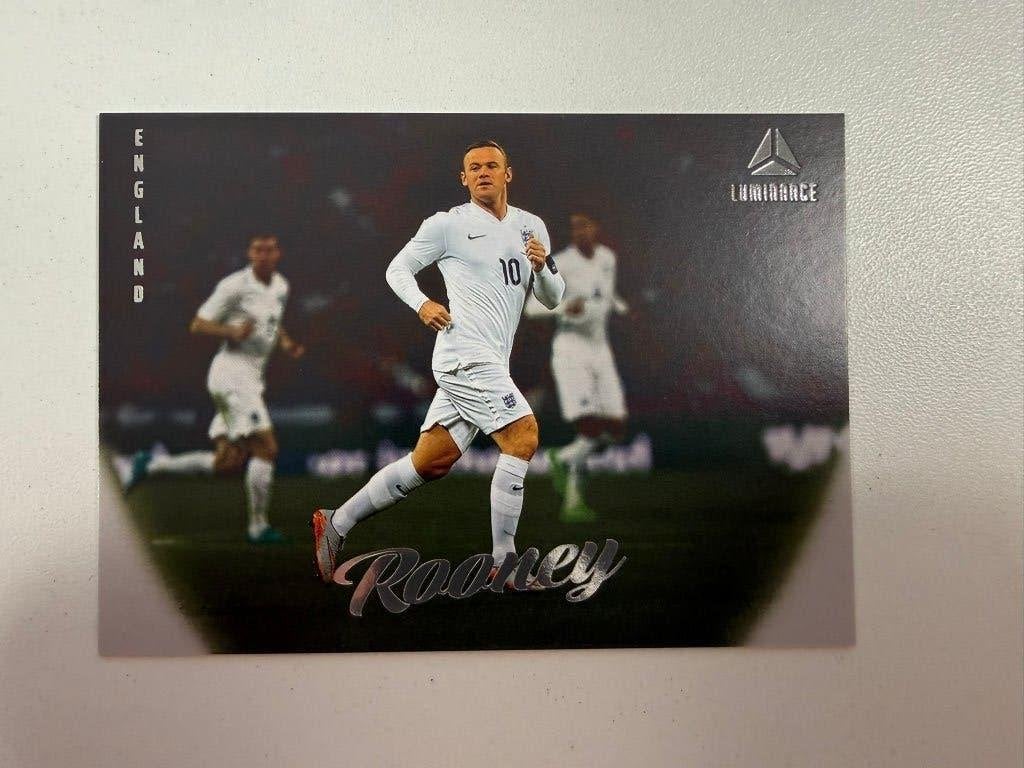 19 Wayne Rooney Horizontal Luminance England 2026, Ophalen of Verzenden, Nieuw, Buitenlandse clubs, Poster, Plaatje of Sticker