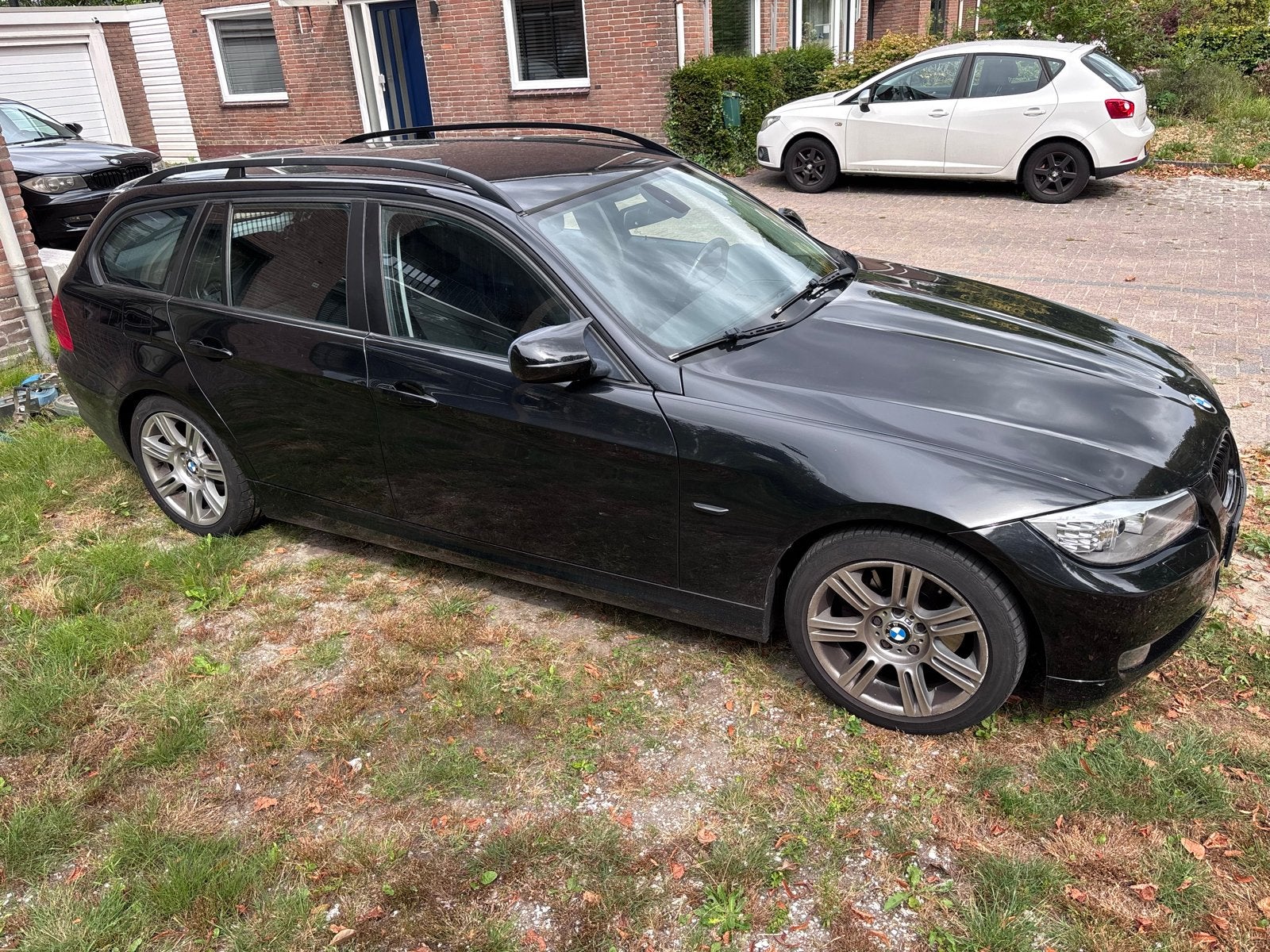 BMW 3-Serie 320 Touring LCI, 1995 cc, Zwart, 4 cilinders, Zwart