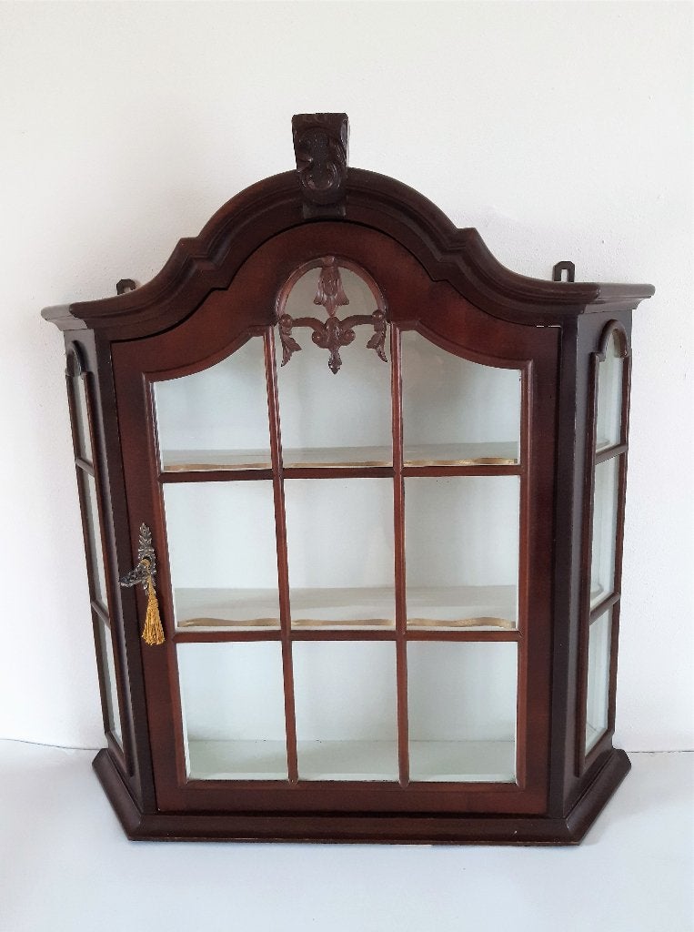 HANGKAST VITRINE, Huis en Inrichting, Overige materialen, Met deur(en), Zo goed als nieuw, Minder dan 100 cm