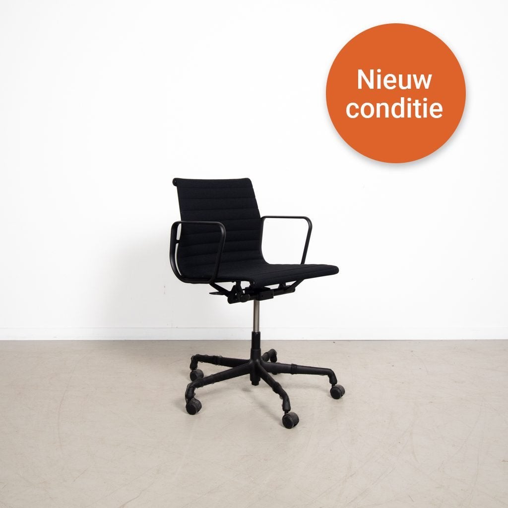 Vitra Eames EA 117 Bureaustoel Zwart Hopsak - Zwart