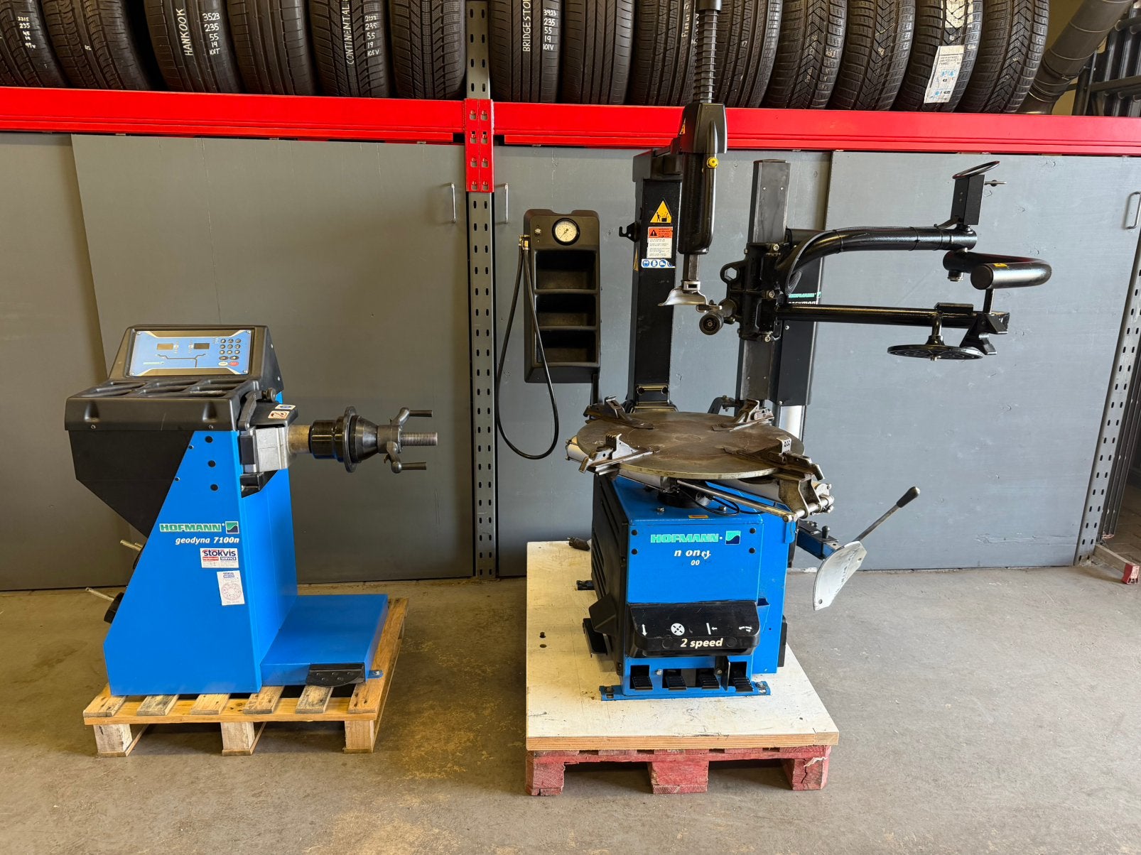Hofmann bandenapparaat met hulp arm en  balanceerapparaat, Auto diversen, Autogereedschap, Ophalen of Verzenden, Gebruikt