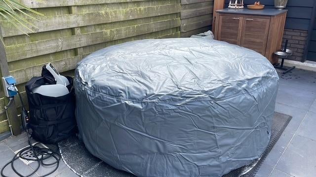 Hoes/afdekzeil voor jacuzzi  lay z spa180 x 180, Ophalen, Gebruikt