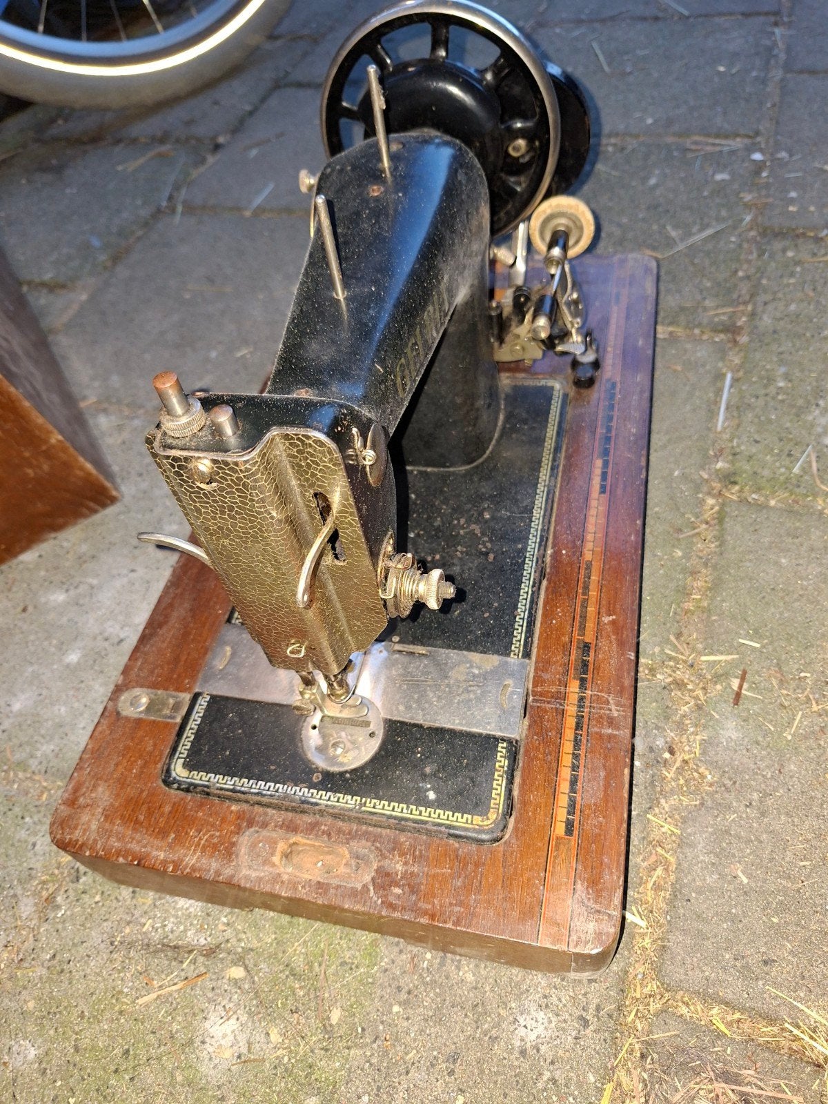 Antieke vintage naaimachine - Gelria, Antiek en Kunst, Ophalen
