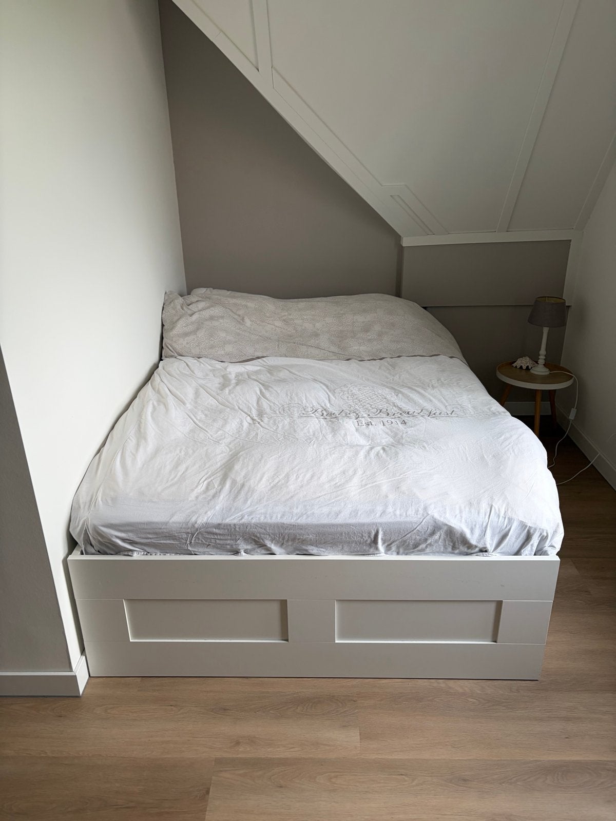 Brimnes-140x200cm-4 opberglades-lattenboden-matras en topper, Gebruikt, 90 cm, Eenpersoons, Wit