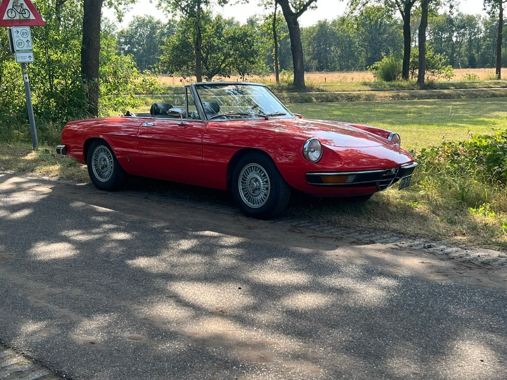 Alfa Romeo spider 2000 1978, Achterwielaandrijving, Zwart, Cabriolet, Leder