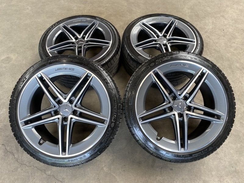 19 inch originele CLA 45 AMG velgen + winterbanden MB CLA45