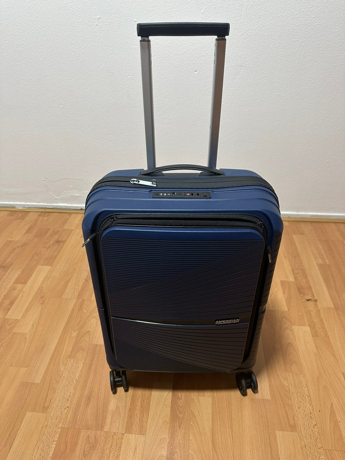 American tourister aiconic spinner 55 met frontloader, 50 tot 60 cm, Hard kunststof, Nieuw, 35 tot 45 cm