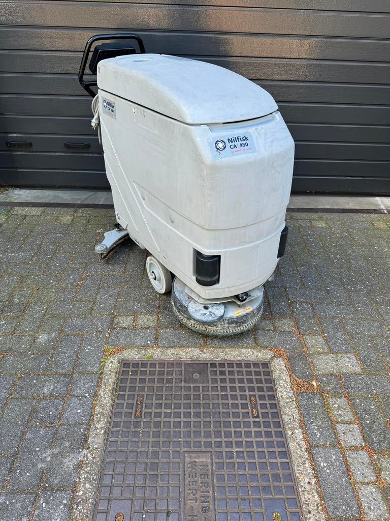 Nilfisk CA 450 schrobmachine, Ophalen, Zo goed als nieuw