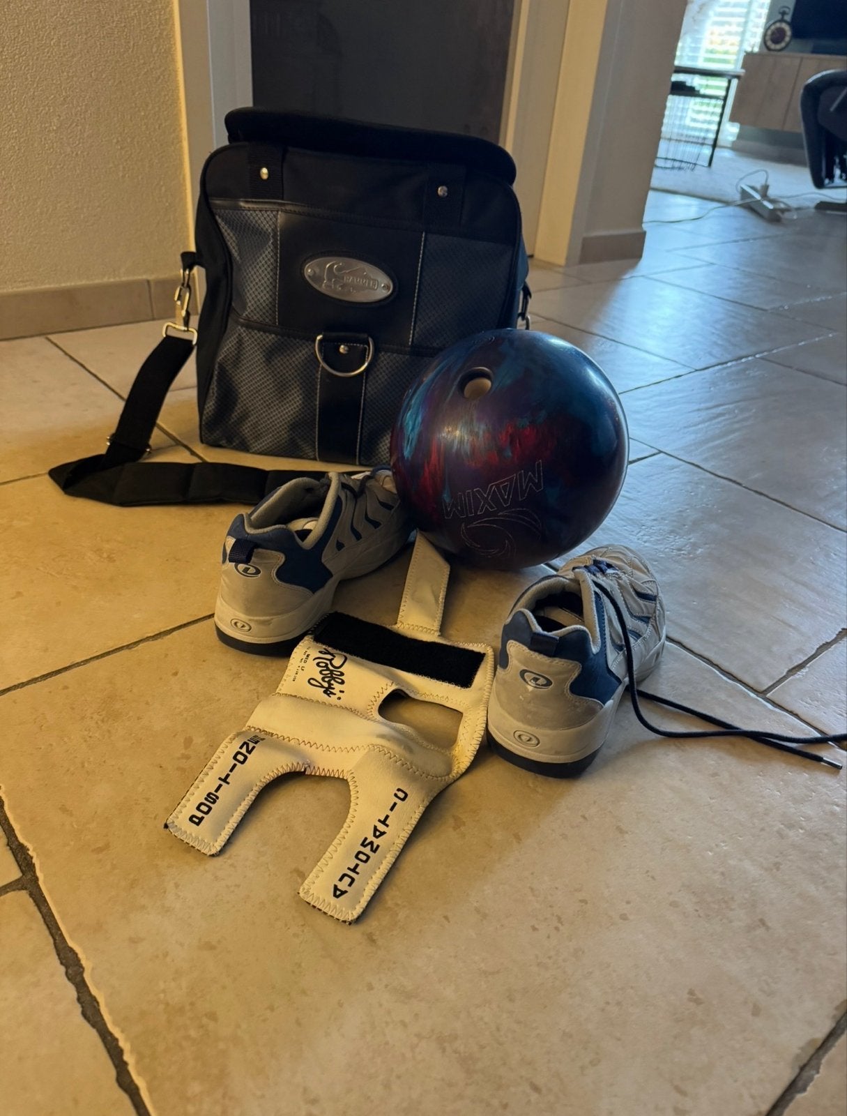 Bowling set: schoenen, bal en tas, Ophalen of Verzenden, Gebruikt, Bal