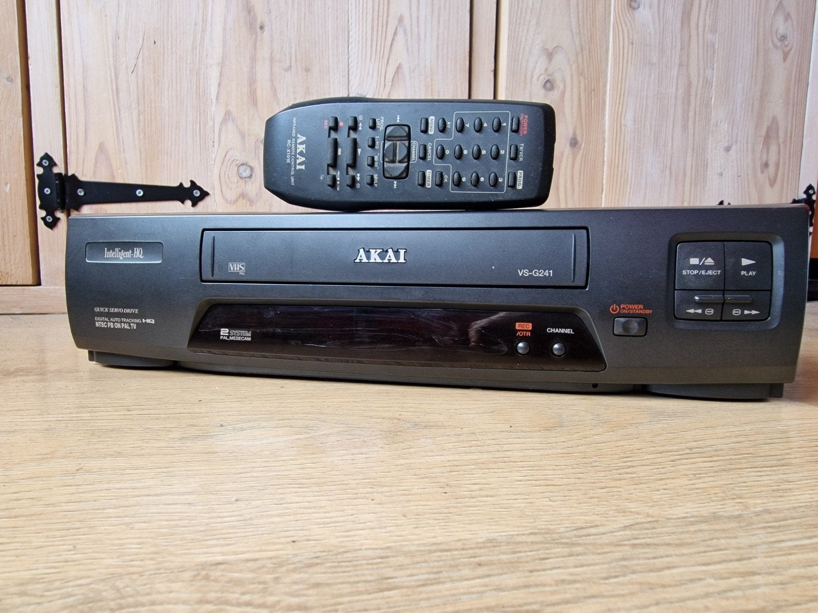 Akai VS-G241 VHS-speler met afstandsbediening, Ophalen of Verzenden, Gebruikt, VHS-speler of -recorder