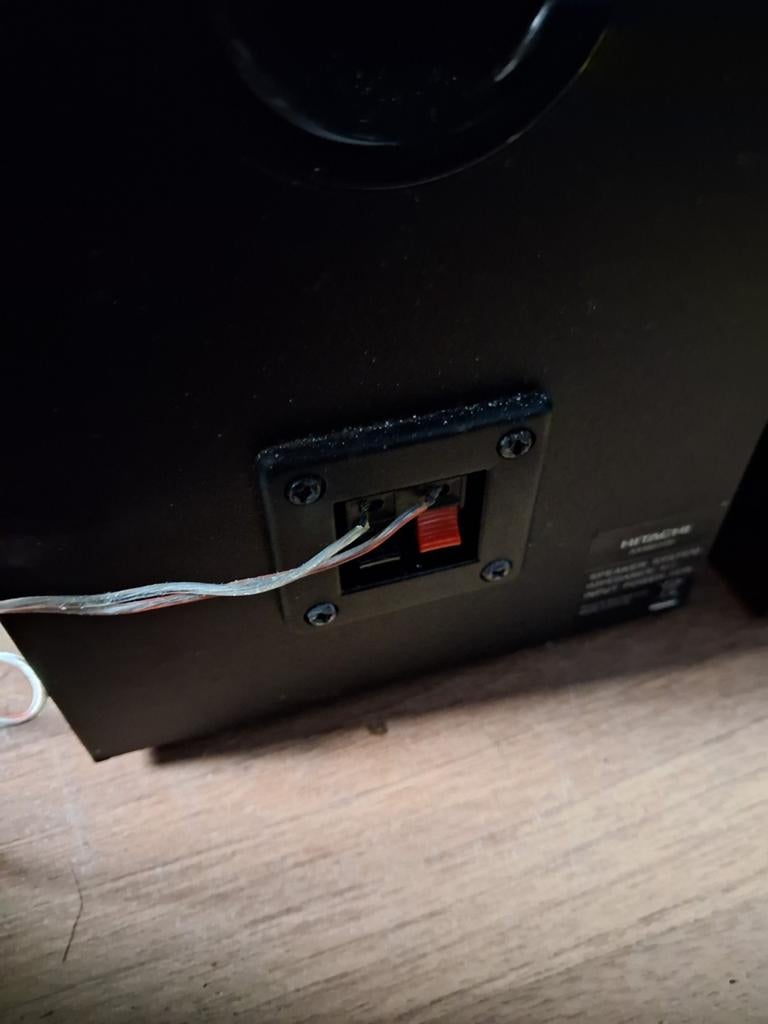Hitachi speakerset - Compact en helder geluid, Audio, Tv en Foto, Overige merken, Gebruikt, Ophalen of Verzenden, Minder dan 60 watt