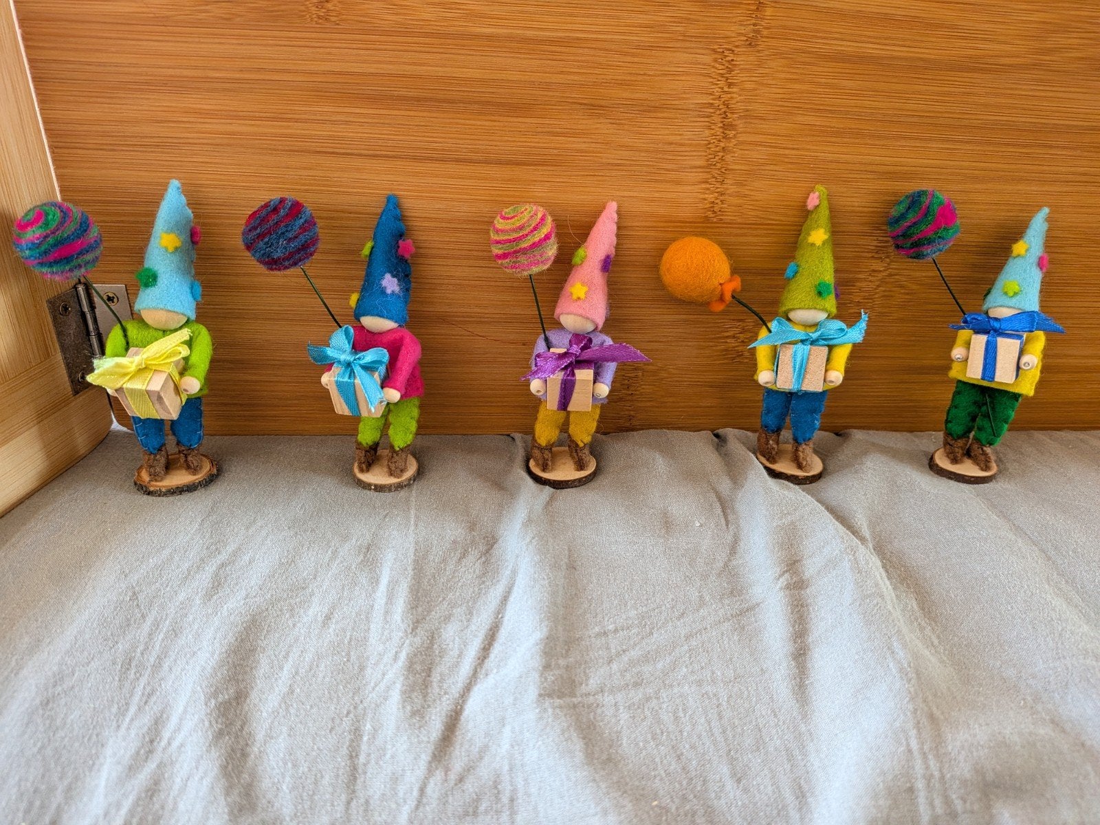 verjaardagskindje, Hobby en Vrije tijd, Vilt, Ophalen of Verzenden, Nieuw, Figuurtje(s), Wolvilt