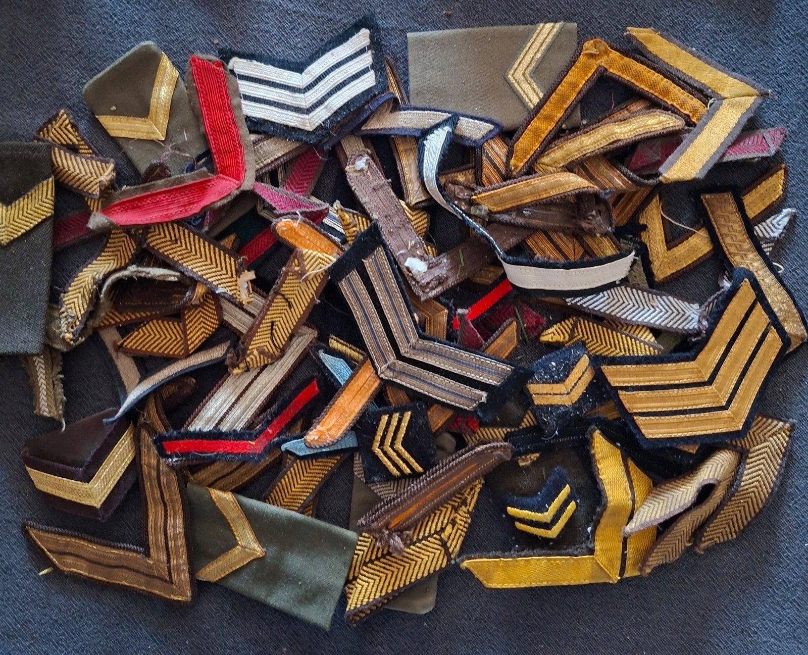 groot lot diverse rangen, Verzamelen, Verzenden, Landmacht, Nederland, Embleem of Badge