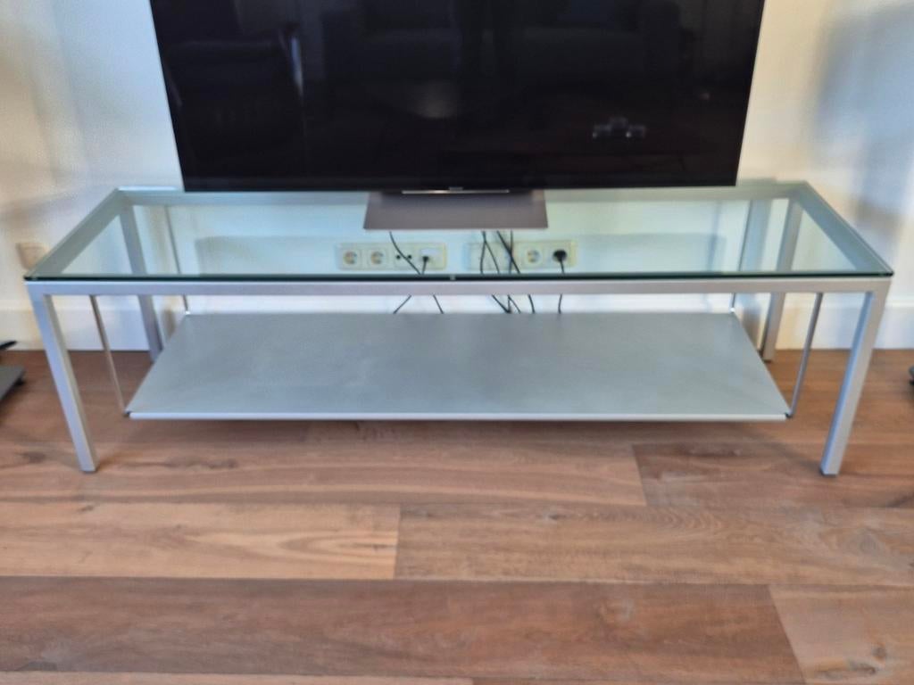 Tot 26 mei: Desalto Helsinki sidetable, tv/vitrine meubel, Huis en Inrichting, Tafels | Sidetables, Ophalen, Gebruikt, Glas, 150 tot 200 cm