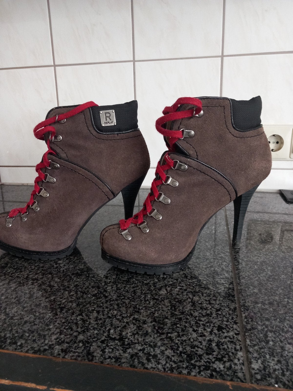 dames schoenen, Ophalen of Verzenden, Zo goed als nieuw, Zwart, Sneakers of Gympen