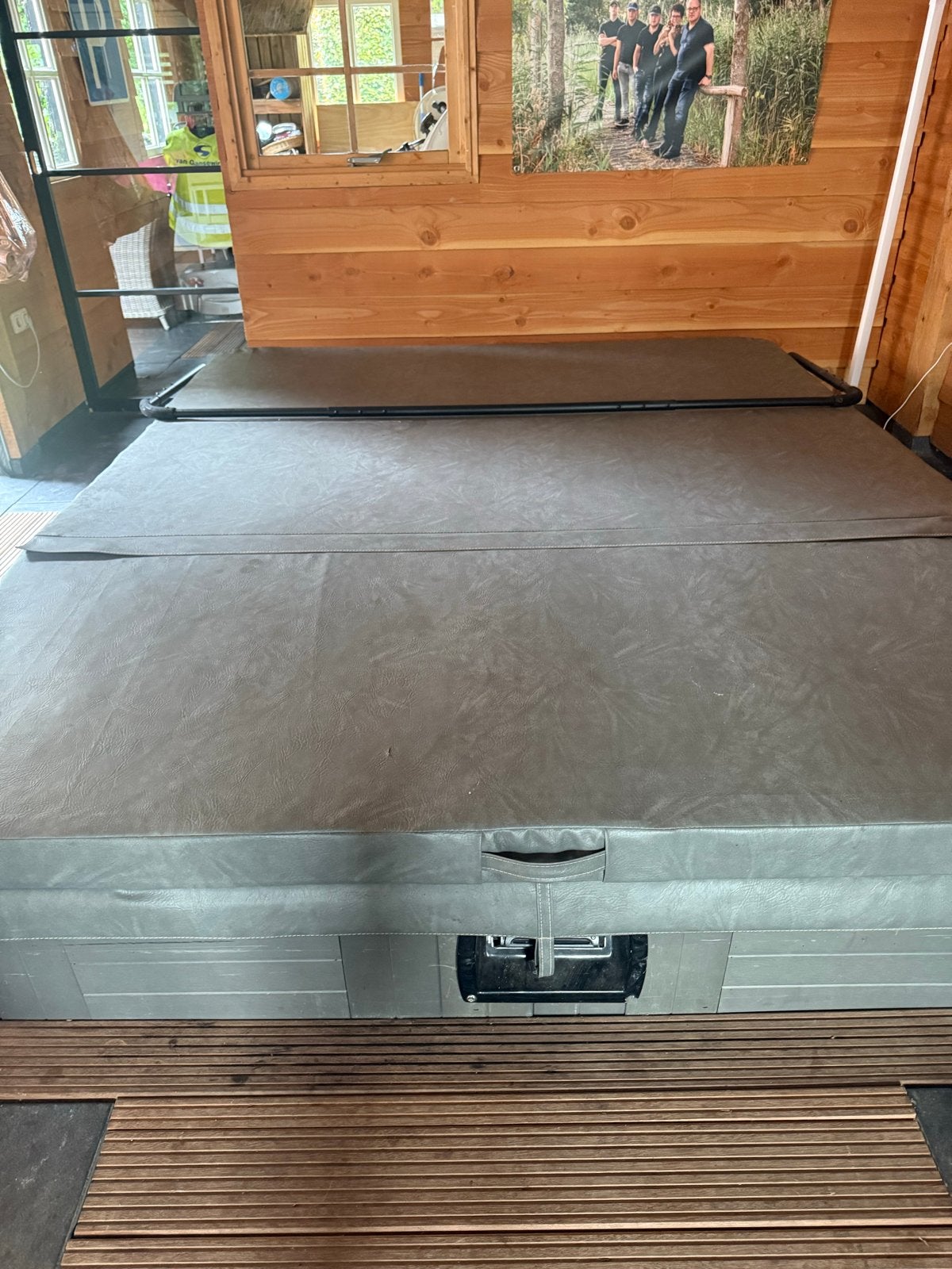 Ruime jacuzzi voor 7 personen - zelf ophalen, Ophalen of Verzenden, Gebruikt, Afdekzeil, Vast